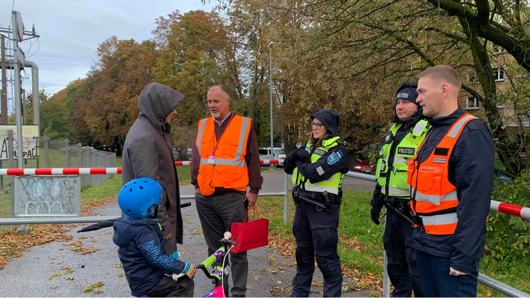 Ohutusaktsioon ülekäigukohal koos PPAga. Räägime, kuidas turvaliselt raudteed ületada.